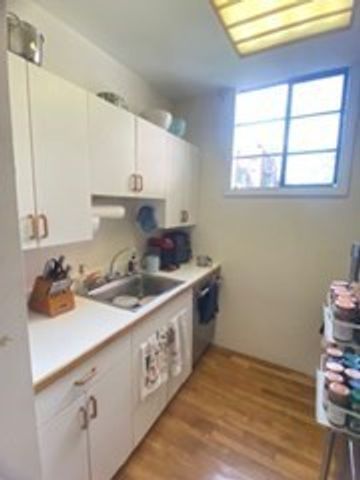 73 Pinckney 4, Boston, MA 02114