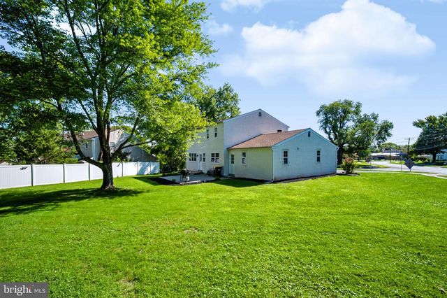 2201 SHETLAND DR, Warrington, PA 18976