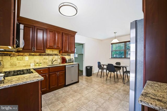 2201 SHETLAND DR, Warrington, PA 18976