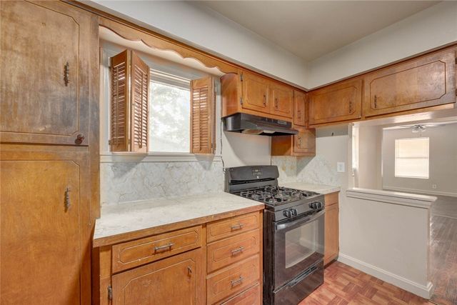 423 Fairview Dr, Corpus Christi, TX 78408
