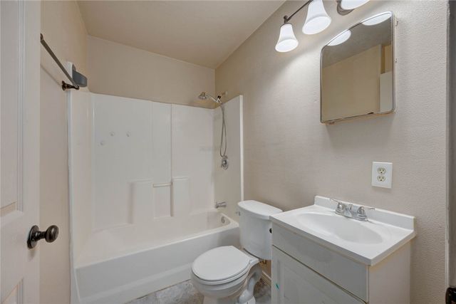 423 Fairview Dr, Corpus Christi, TX 78408