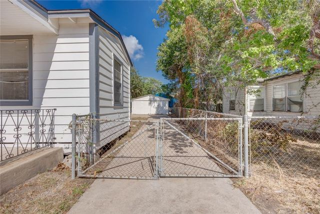 423 Fairview Dr, Corpus Christi, TX 78408