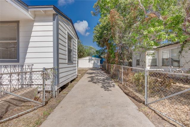 423 Fairview Dr, Corpus Christi, TX 78408