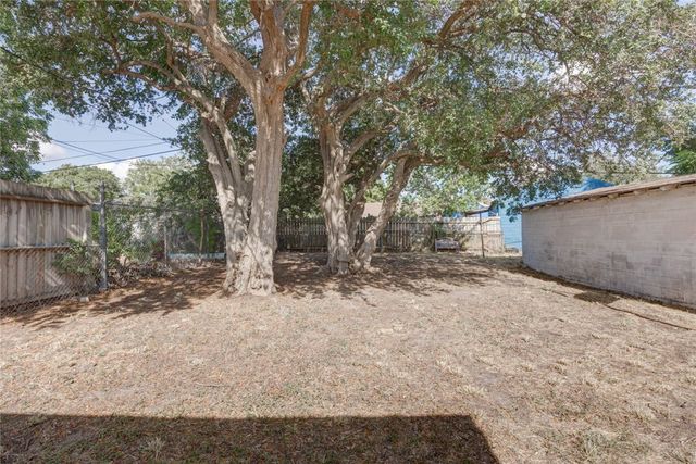 423 Fairview Dr, Corpus Christi, TX 78408
