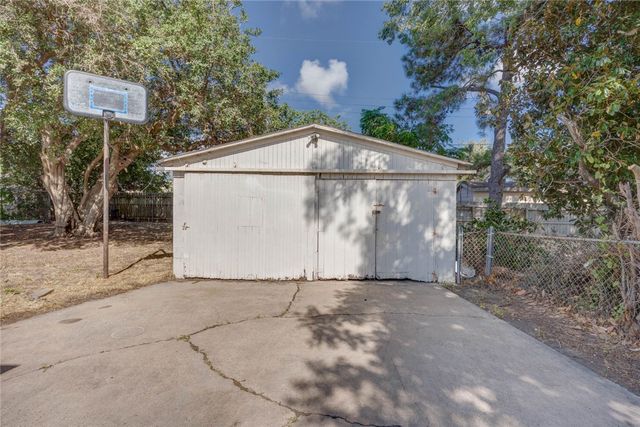 423 Fairview Dr, Corpus Christi, TX 78408