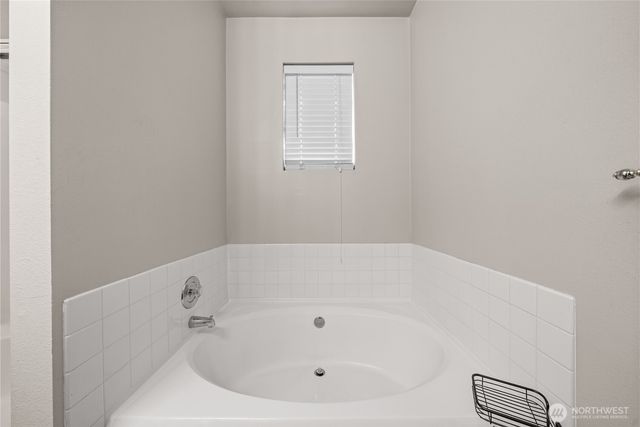 10118 231st Avenue E, Buckley, WA 98321