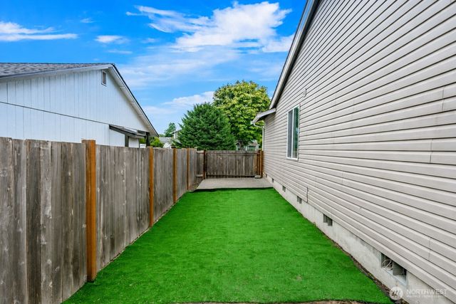 10118 231st Avenue E, Buckley, WA 98321
