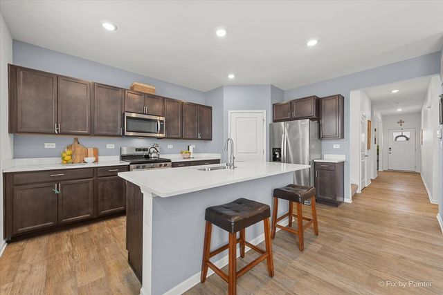 1522 Hollow Tree Lane, Pingree Grove, IL 60140