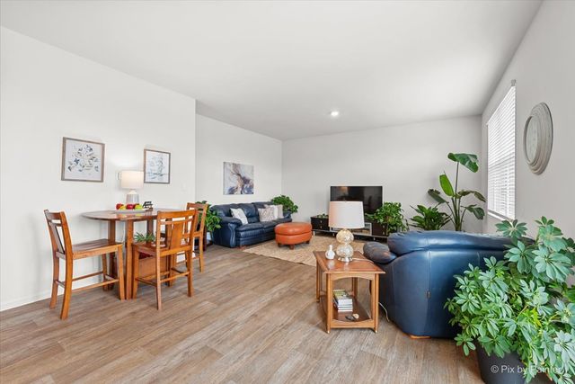 1522 Hollow Tree Lane, Pingree Grove, IL 60140