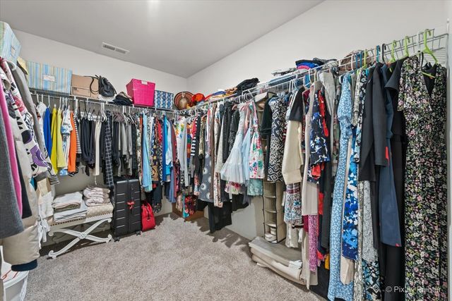 1522 Hollow Tree Lane, Pingree Grove, IL 60140