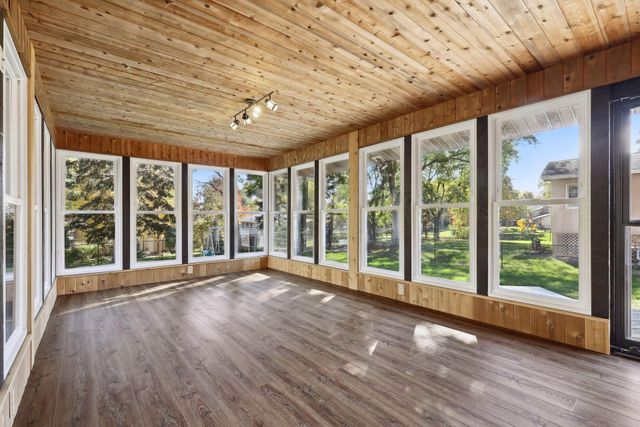 6802 Cottonwood Lane N, Maple Grove, MN 55369