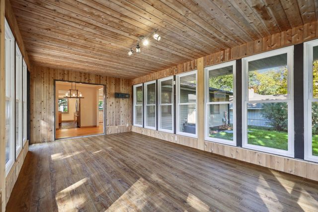 6802 Cottonwood Lane N, Maple Grove, MN 55369