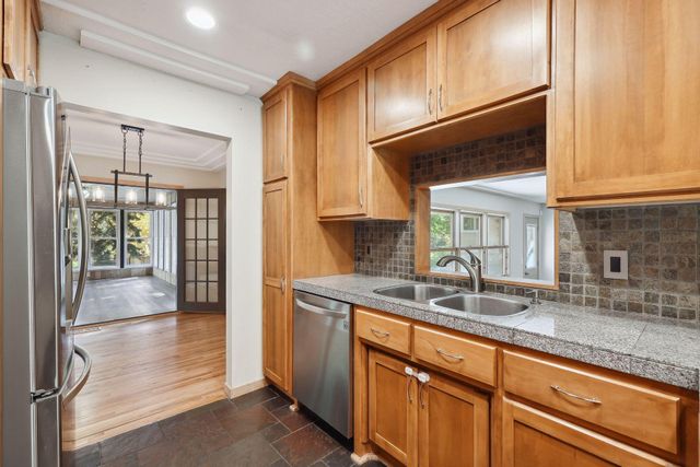 6802 Cottonwood Lane N, Maple Grove, MN 55369