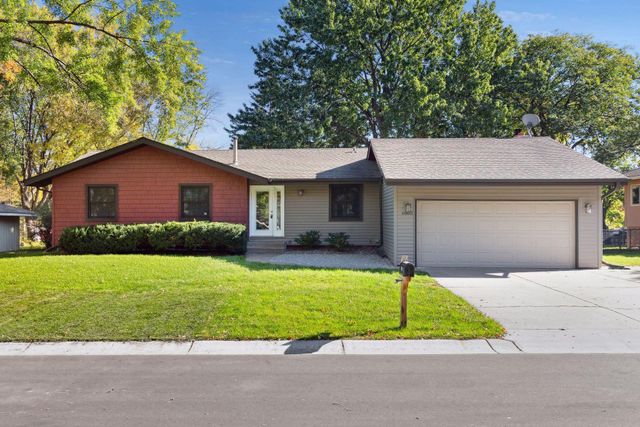 6802 Cottonwood Lane N, Maple Grove, MN 55369