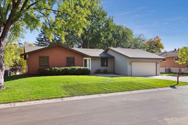 6802 Cottonwood Lane N, Maple Grove, MN 55369