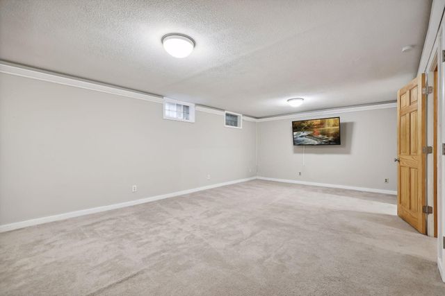 6802 Cottonwood Lane N, Maple Grove, MN 55369