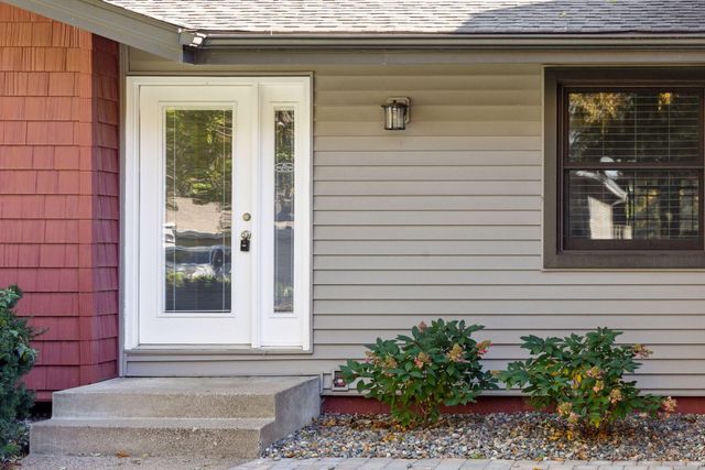 6802 Cottonwood Lane N, Maple Grove, MN 55369