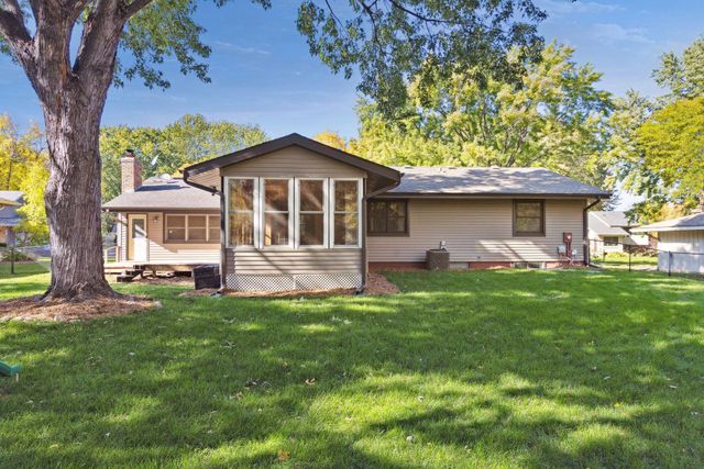 6802 Cottonwood Lane N, Maple Grove, MN 55369