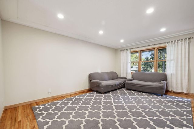 6802 Cottonwood Lane N, Maple Grove, MN 55369