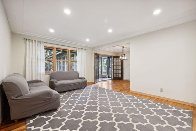 6802 Cottonwood Lane N, Maple Grove, MN 55369