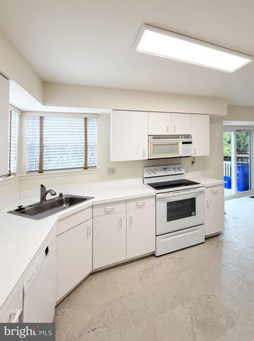 7730 CHATFIELD LN, Ellicott City, MD 21043