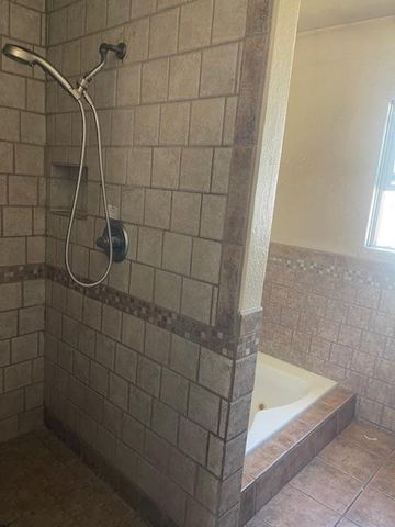 984 Park St, Turlock, CA 95380