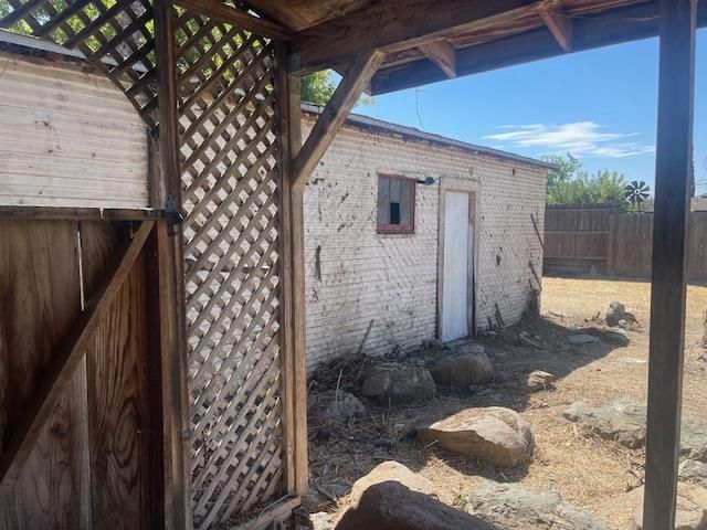 984 Park St, Turlock, CA 95380