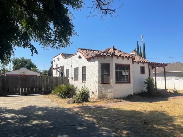 984 Park St, Turlock, CA 95380