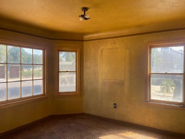 984 Park St, Turlock, CA 95380