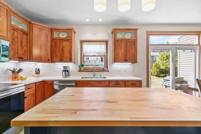 551 COONEN DRIVE, Combined Locks, WI 54113