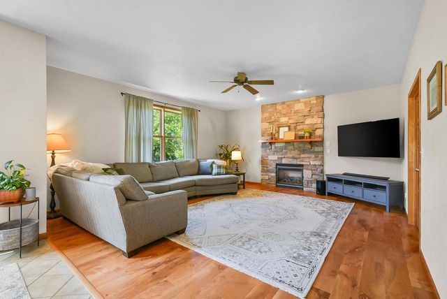 551 COONEN DRIVE, Combined Locks, WI 54113