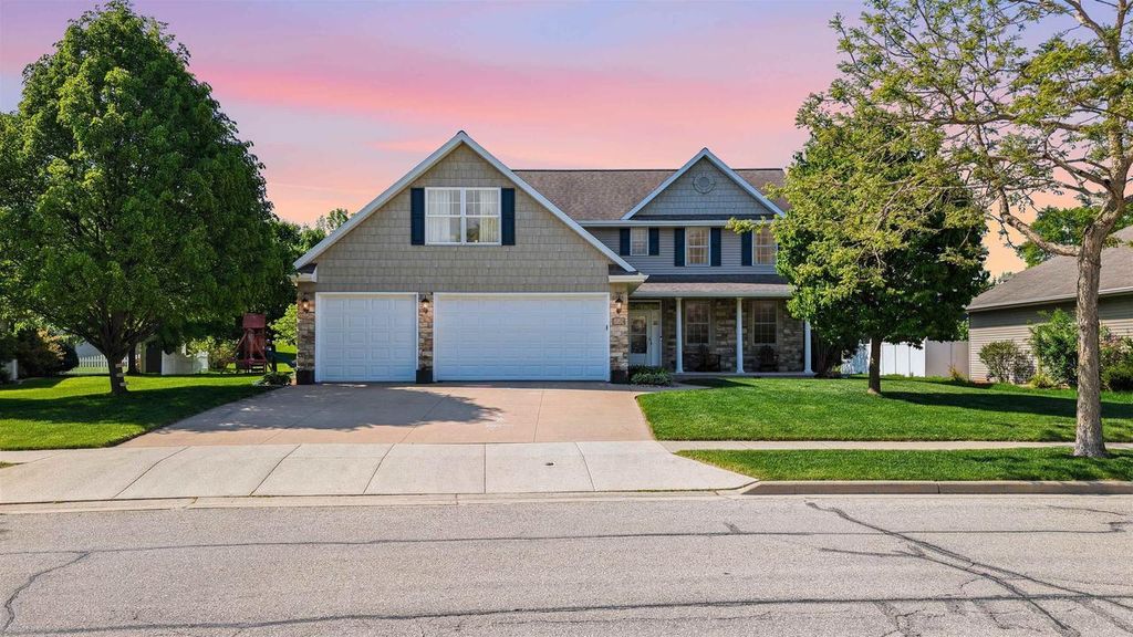 551 COONEN DRIVE, Combined Locks, WI 54113
