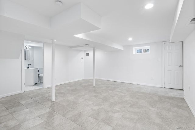 403 15th Street, West Babylon, NY 11704