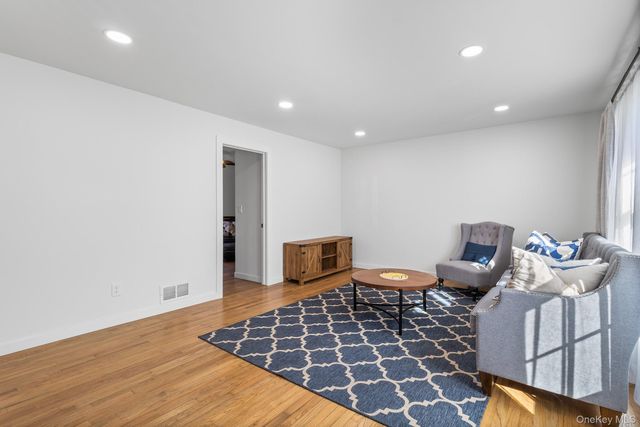 403 15th Street, West Babylon, NY 11704