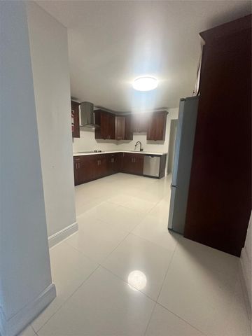 2810 NE 60th St, Fort Lauderdale, FL 33308