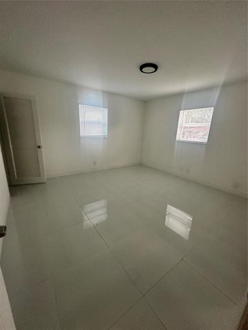 2810 NE 60th St, Fort Lauderdale, FL 33308