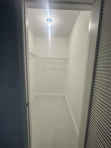 2810 NE 60th St, Fort Lauderdale, FL 33308