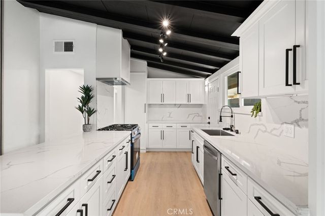 1021 N Laguna Street, Anaheim, CA 92801