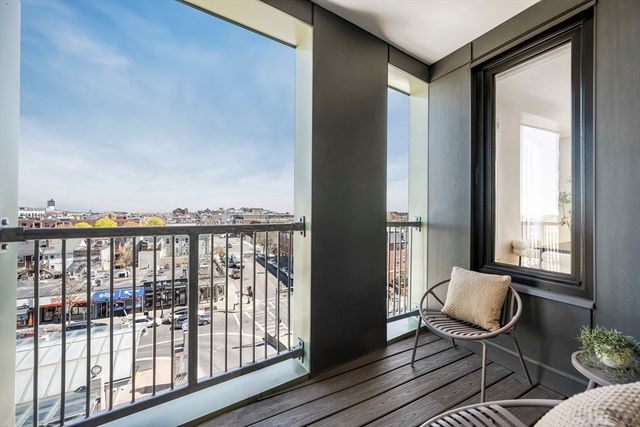 2 Maverick Square 401, Boston, MA 02128