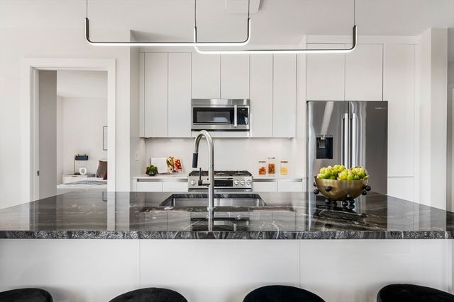 2 Maverick Square 401, Boston, MA 02128