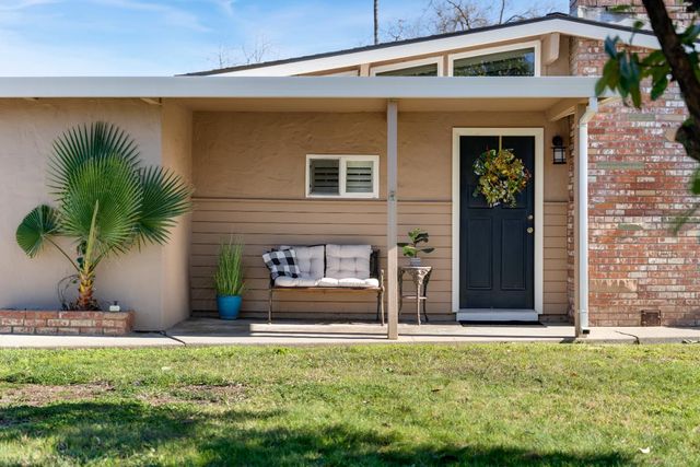 4845 Hazelwood Ave, Carmichael, CA 95608