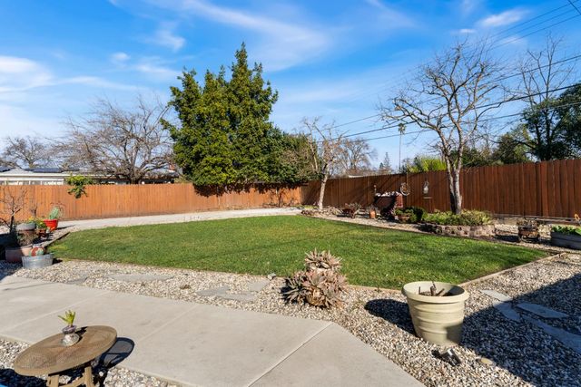 4845 Hazelwood Ave, Carmichael, CA 95608