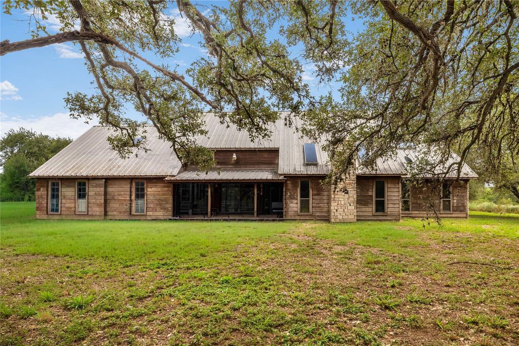 350 Ernest Lemke Rd, Yorktown, TX 78164
