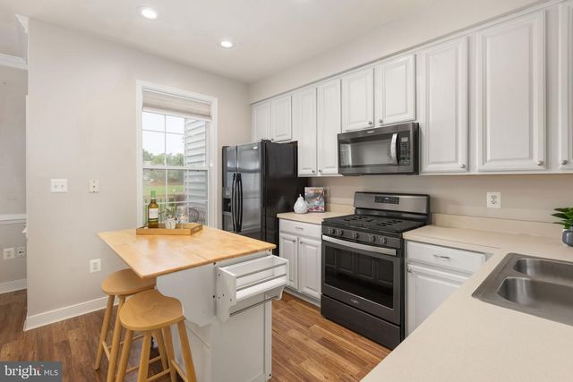 13034 TAXI DR, Woodbridge, VA 22193
