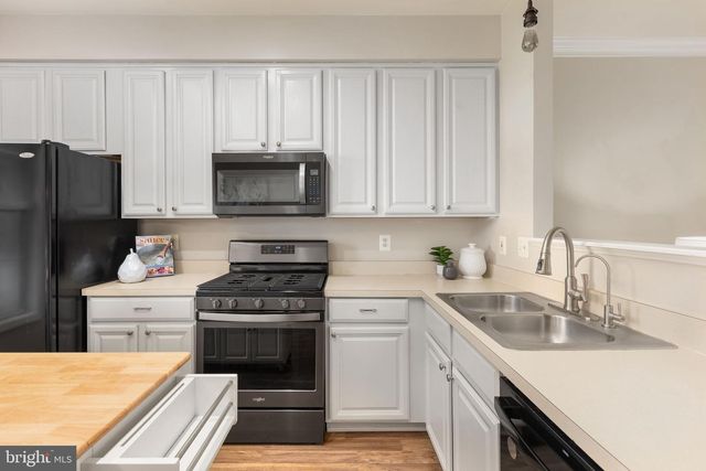 13034 TAXI DR, Woodbridge, VA 22193