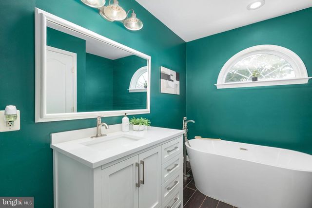 13034 TAXI DR, Woodbridge, VA 22193