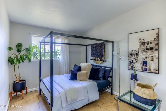 809 S Loyola Avenue, Tucson, AZ 85710