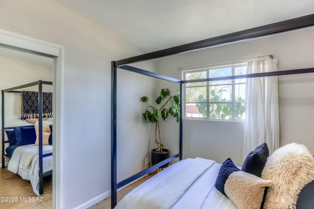 809 S Loyola Avenue, Tucson, AZ 85710