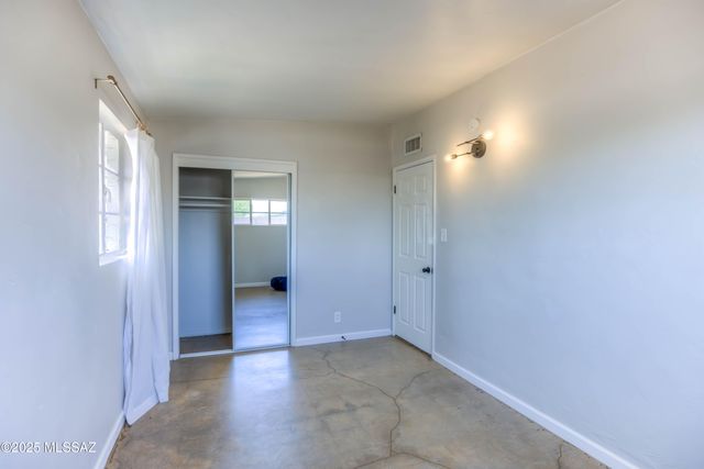 809 S Loyola Avenue, Tucson, AZ 85710