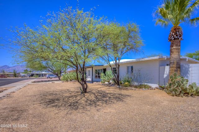 809 S Loyola Avenue, Tucson, AZ 85710